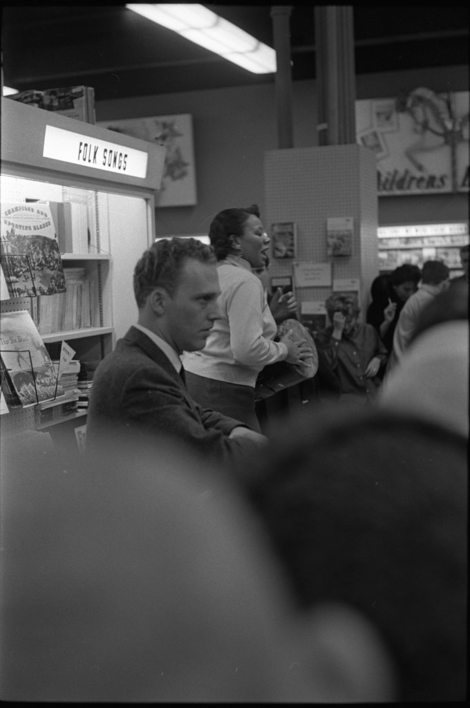 Frank Hamilton, Valucha Buffington, Ella Jenkins, Win Stracke, and others performing at Kroch's and Brentano's Bookstore - Flerlage, Raeburn, 1915-2002