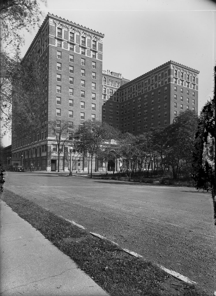 belmont hotel chicago history