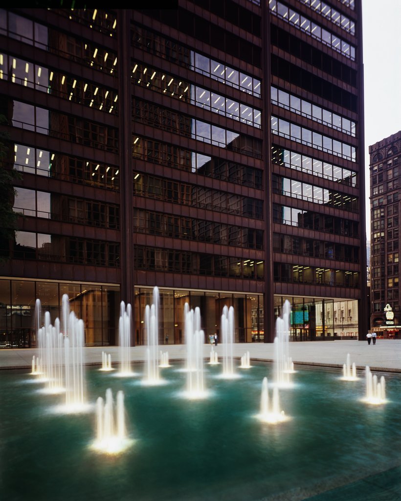 Fountains in Daley Plaza - Hedrich-Blessing