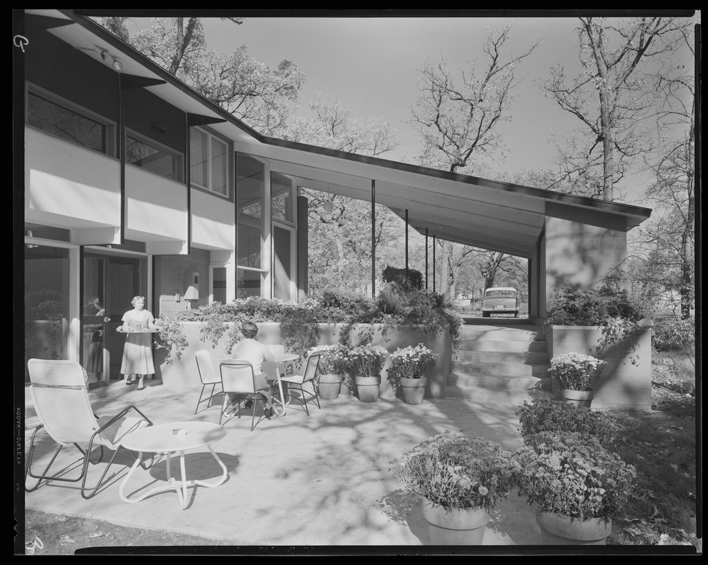 United States Gypsum Co. Coddington House at Research Village - Hedrich-Blessing