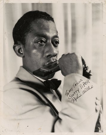 Signed head shot of Rhythm Willie - photographer