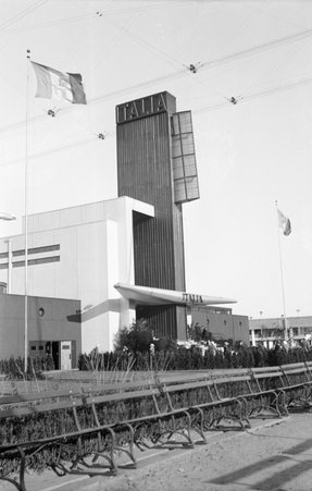 Images of the Century of Progress world's fair by an unknown amateur photographer, 1933-1934