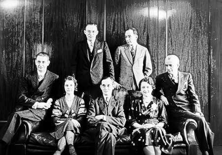 Group Portrait - Trowbridge, Raymond W., 1886-1936