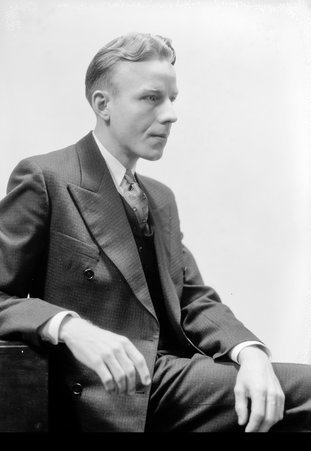 Portrait of man - Trowbridge, Raymond W., 1886-1936