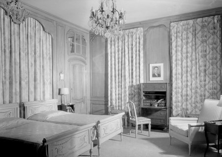 Living room - Trowbridge, Raymond W., 1886-1936