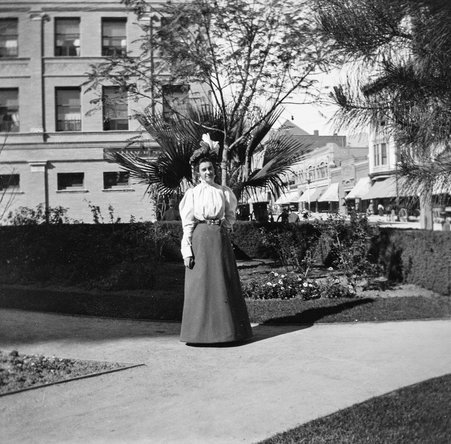 In Pasadena, California - Cheney, Elizabeth F. (Elizabeth Florence), 1902-1986