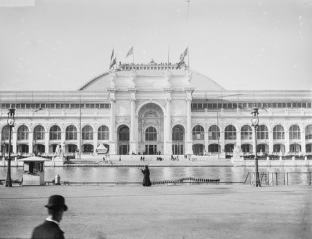 Manufactures Building from central door of Agriculture Building, World's Columbian Exposition - Glessner, John George M. (John George Macbeth), 1871-1929
