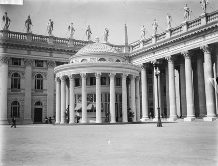 Lowneys Chocolate Pavilion, World's Columbian Exposition - Glessner, John George M. (John George Macbeth), 1871-1929