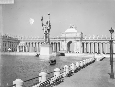 Oerystyle and statue of the Republic from entrance to Agriculture Building, World's Columbian Exposition - Glessner, John George M. (John George Macbeth), 1871-1929