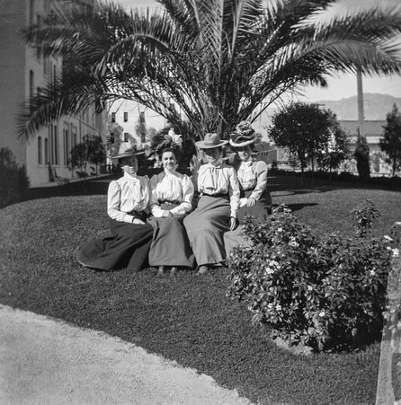 Group in Pasadena, California - Cheney, Elizabeth F. (Elizabeth Florence), 1902-1986