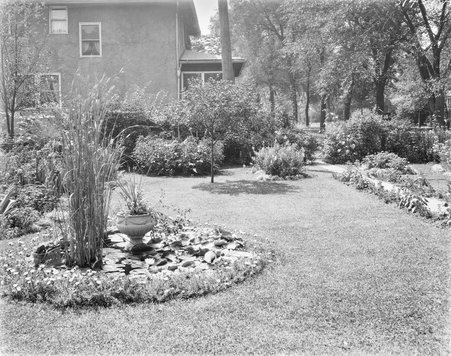 Garden and lily pond - Pullman-Standard Car Manufacturing Company