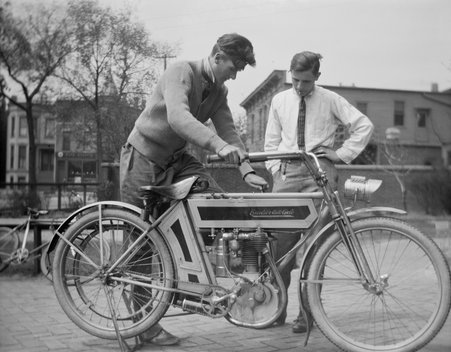 Photographs of student activities at the Francis W. Parker School - Francis W. Parker School
