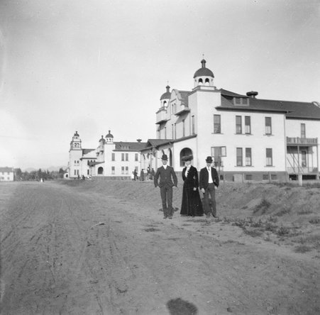 Trip with mother - McCutcheon, John T. (John Tinney), 1870-1949