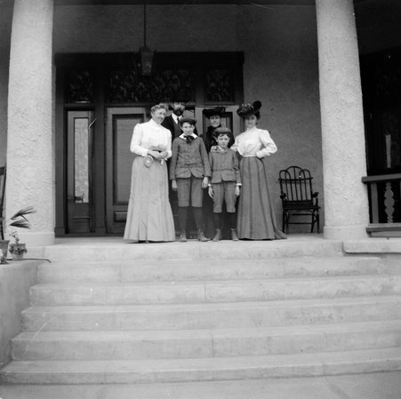 Trip with mother - McCutcheon, John T. (John Tinney), 1870-1949