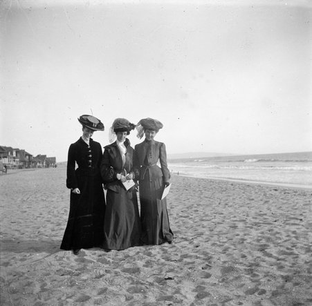 Trip with mother - McCutcheon, John T. (John Tinney), 1870-1949