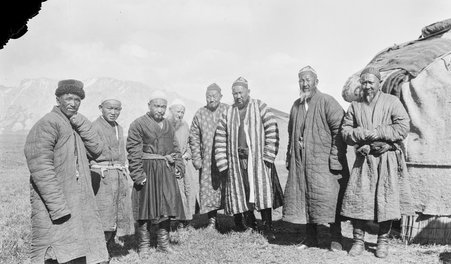 Going north across Siberia - McCutcheon, John T. (John Tinney), 1870-1949