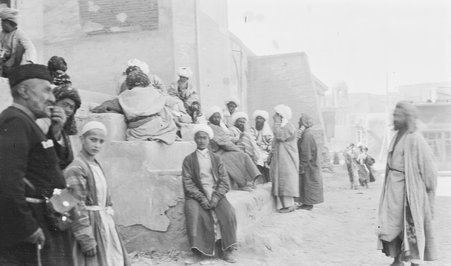 Samarkand, dancing girls, market - McCutcheon, John T. (John Tinney), 1870-1949