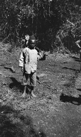 People in Africa - McCutcheon, John T. (John Tinney), 1870-1949