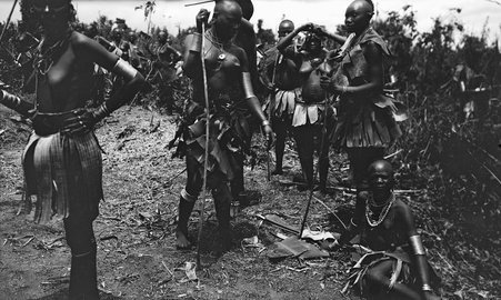 Natives in Africa - McCutcheon, John T. (John Tinney), 1870-1949