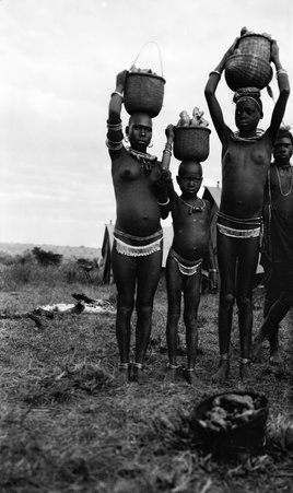 Natives in Africa - McCutcheon, John T. (John Tinney), 1870-1949