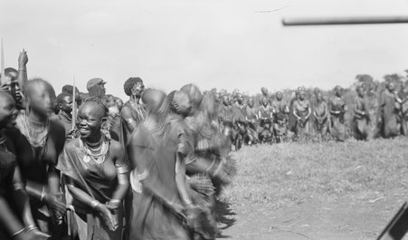 Natives in Africa - McCutcheon, John T. (John Tinney), 1870-1949