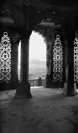 Going through India - McCutcheon, John T. (John Tinney), 1870-1949
