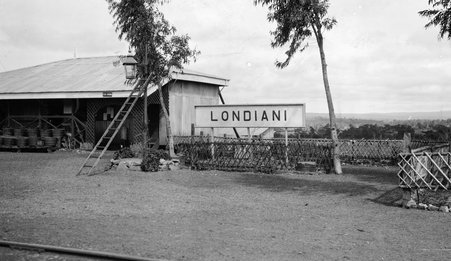 Places in Africa - McCutcheon, John T. (John Tinney), 1870-1949