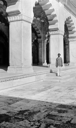 Going through India - McCutcheon, John T. (John Tinney), 1870-1949
