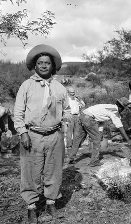 Nde (Apache) hunt, Grand Canyon - McCutcheon, John T. (John Tinney), 1870-1949