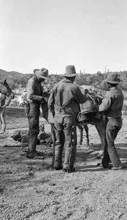 Nde (Apache) hunt, Grand Canyon - McCutcheon, John T. (John Tinney), 1870-1949