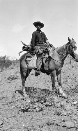 Nde (Apache) hunt, Grand Canyon - McCutcheon, John T. (John Tinney), 1870-1949