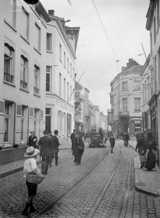 Rue de Bruxelles in Louvain, Belgium, World War 1 - McCutcheon, John T. (John Tinney), 1870-1949