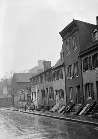 Baltimore, Old back streets and alleys, Tyson Street and Richmond Street - Coster, Gordon, 1920-1985