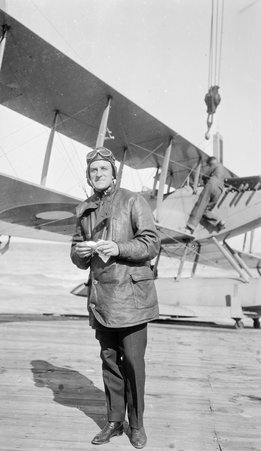 Hammond Wrigley flight - McCutcheon, John T. (John Tinney), 1870-1949