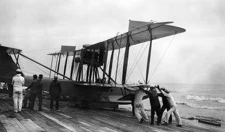 Hammond Wrigley flight - McCutcheon, John T. (John Tinney), 1870-1949