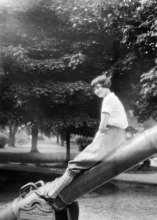 Tippy Zue - Coster, Gordon, 1920-1985