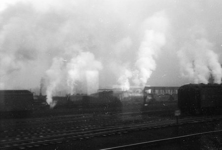 steam and smoke - Coster, Gordon, 1920-1985