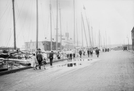 Dock Scene - Coster, Gordon, 1920-1985
