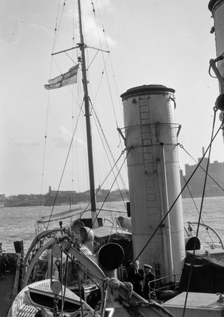 Boats - Coster, Gordon, 1920-1985
