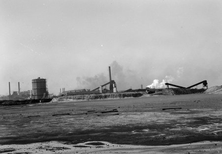 South Chicago Industrial Scenes - Coster, Gordon, 1920-1985