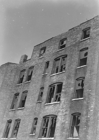House falling down - Coster, Gordon, 1920-1985