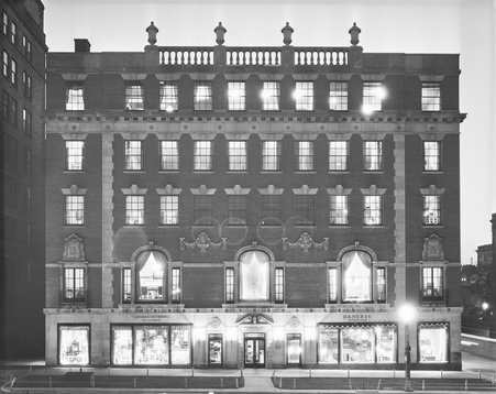 Decorative Arts Building exterior - Hedrich-Blessing