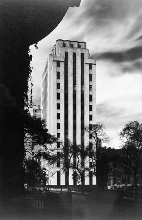 Office building - Hedrich-Blessing