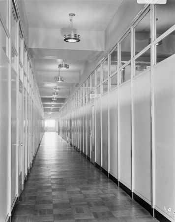 Interior corridor, A. O. Smith Building - Hedrich-Blessing