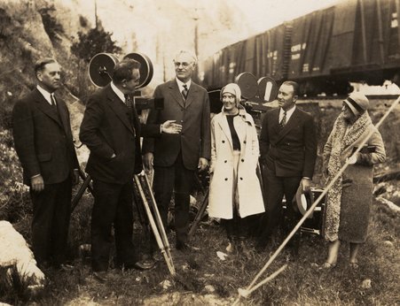 Cast of Danger Lights