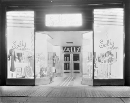 Sally Frocks clothing store - Hedrich-Blessing