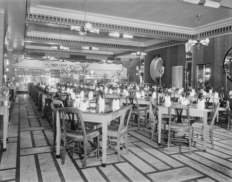 Triangle Restaurant dining room - Hedrich-Blessing