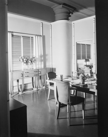 Modern apartment in Marshall Field & Co - Hedrich-Blessing