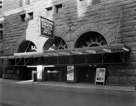 Auditorium Theatre marquee - Hedrich-Blessing