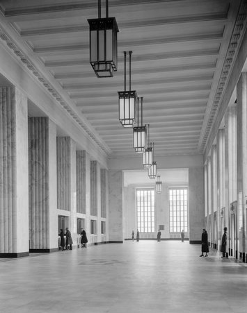 Interior view of lobby with people, Main Chicago Post Office building - Hedrich-Blessing
